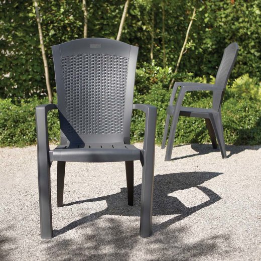 Keter vrtna stolica 61 × 65 × 99 cm, ratan izgled, siva detalji i primjena